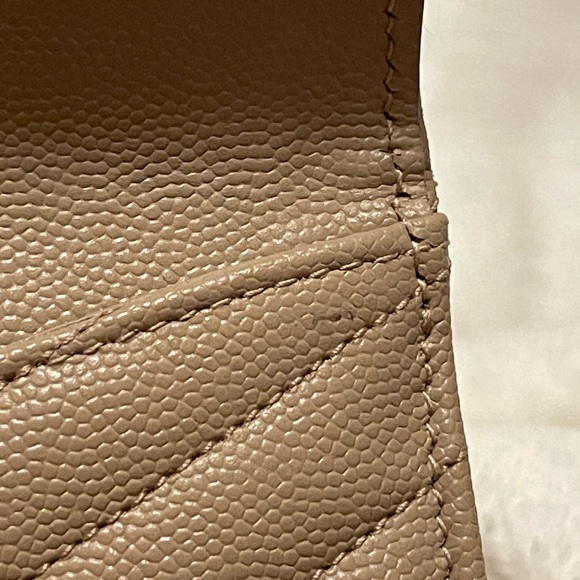 Brand New Authentic SAINT LAURENT FRAGMENTS FLAP CARD CASE in DARK BEIGE LEATHER - Picture 9 of 12